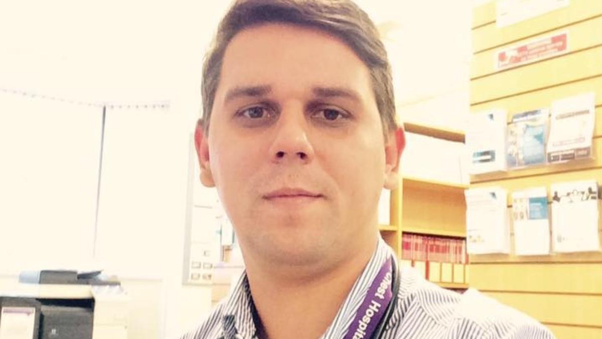 medic roman din liverpool semnal de alarma privind utilizarea antibioticelor in cazurile covid 19