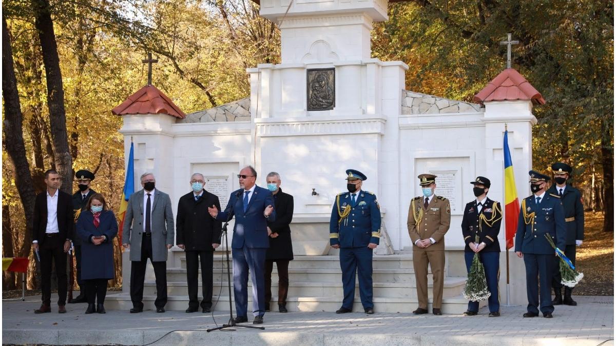 romania contre rusia monument armata chisinau