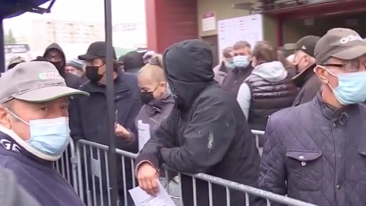 vaccinarea anti covid blocata din cauza unor probleme tehnice sute de romani cozi
