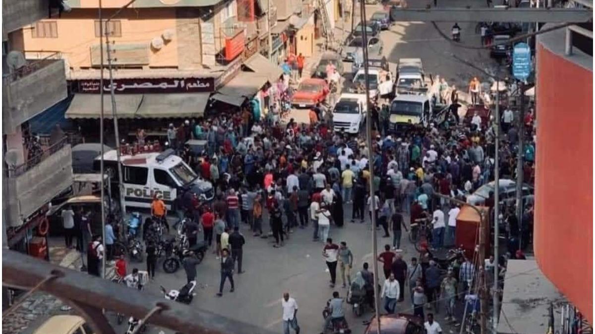 scene groaza egipt barbat taiere cap strada ziua