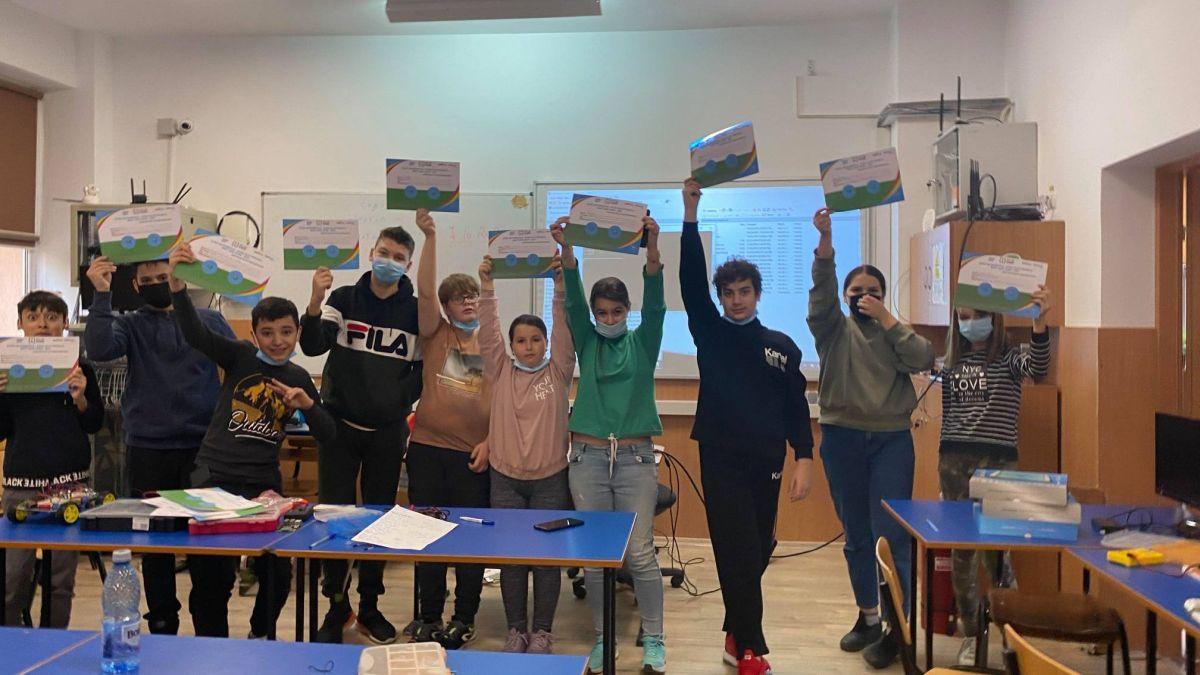 aur pentru romania la robotica elevii au creat un robot autonom care sterilizeaza saloanele