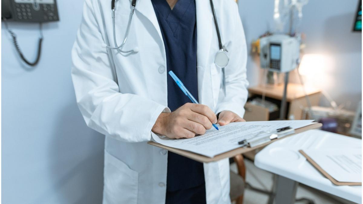 femeie sua taxa spital