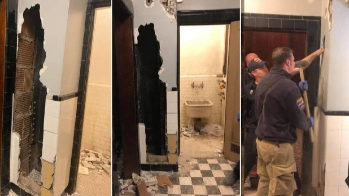 barbat dezbracat teatru new york