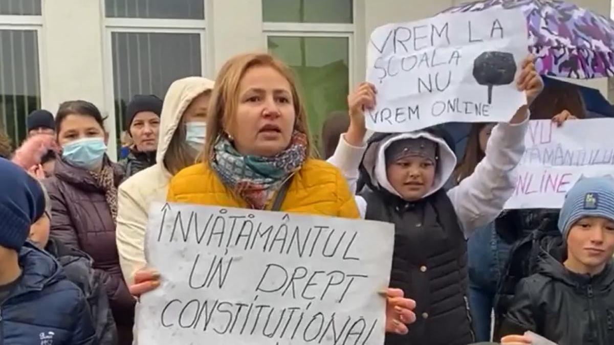 revolta scoli profesori nevaccinati elevi ramas acasa