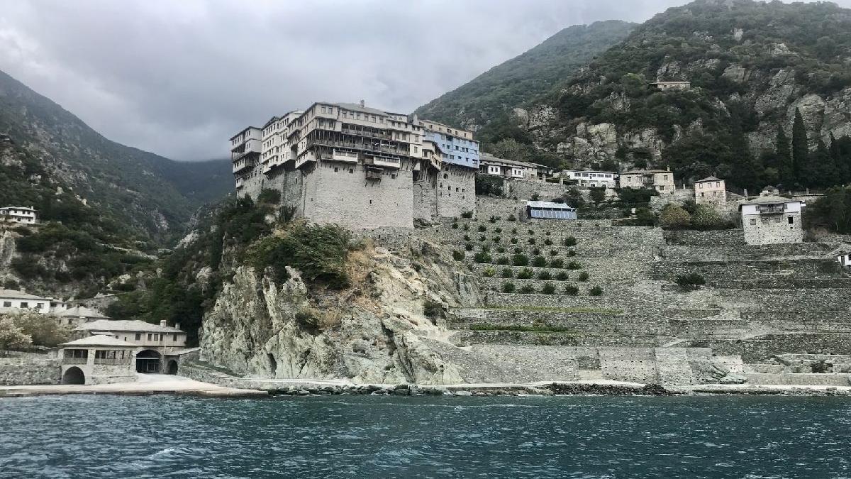 staret muntele athos calugari antivaccinisti