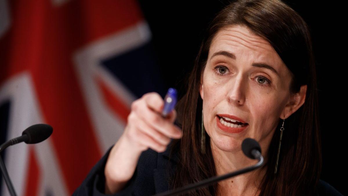 noua zeelanda jacinda ardern live facebook pandemie covid restrictii neve