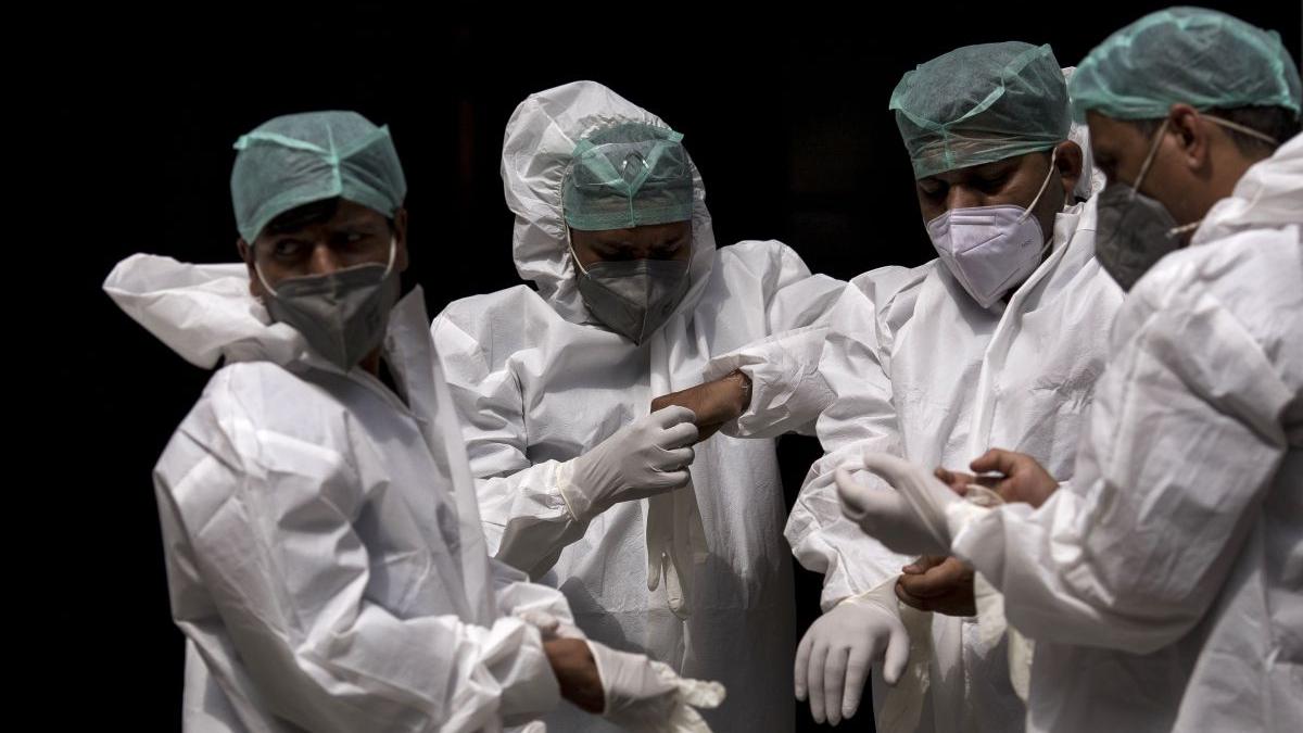 trei tineri morti covid 10 noiembrie 2021