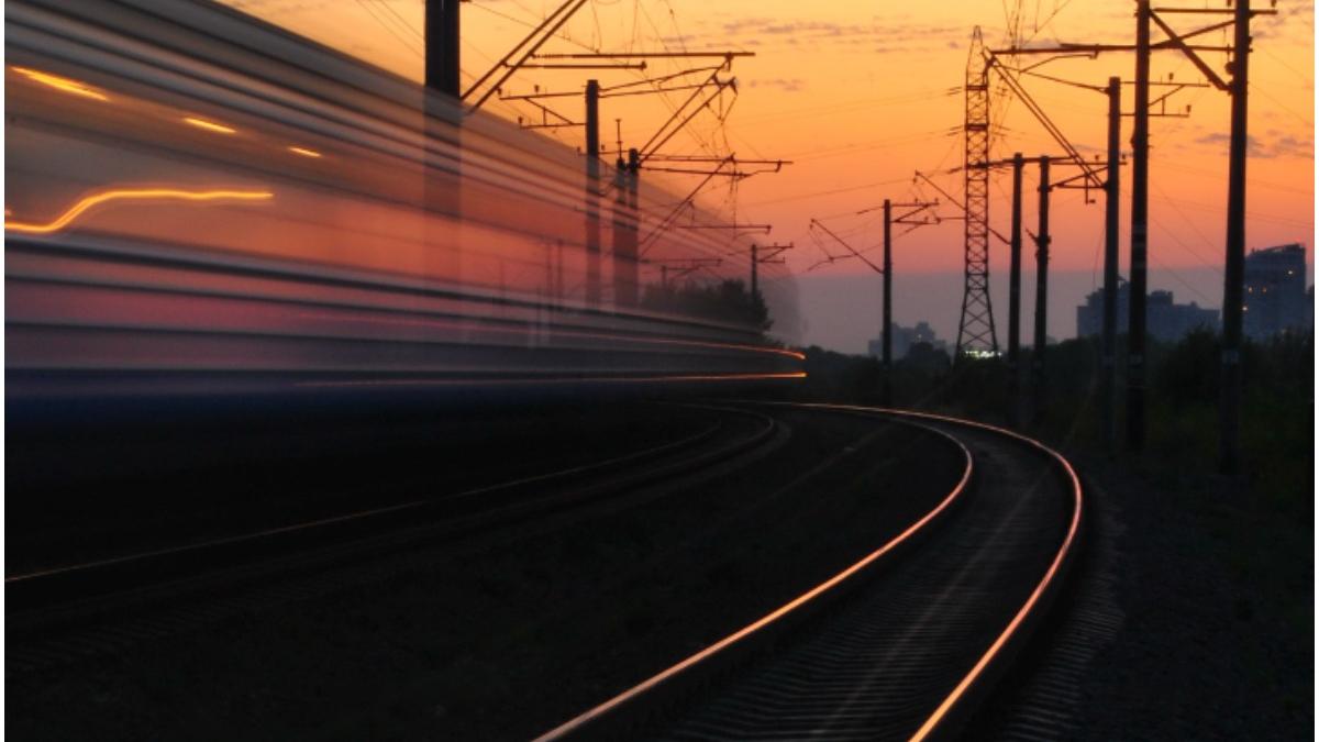 S-a aruncat în fața trenului pentru a-și amputa picioarele, sperând la o asigurare de 3 milioane de euro
