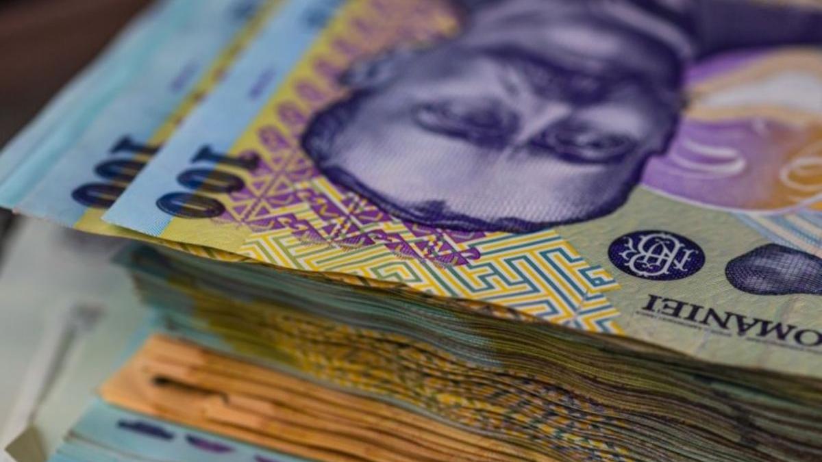 vandut bilete calatorie clienti credit bancar furat banii