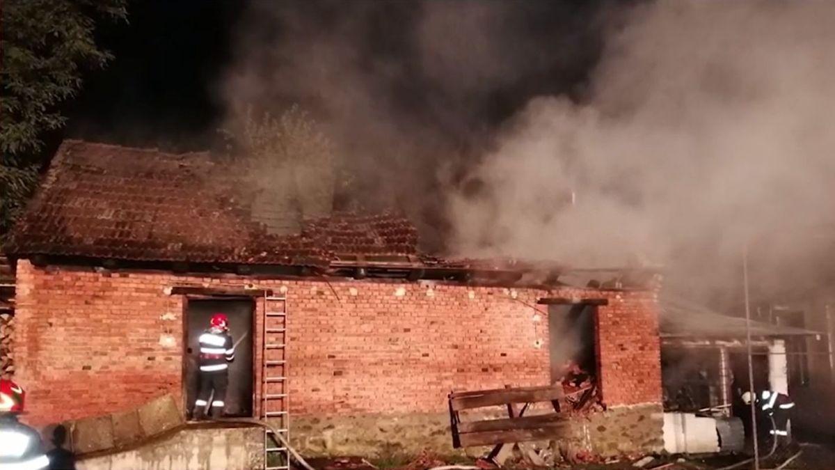 copil de trei ani din baia mare in stare grava dupa ce s a intoxicat cu fum