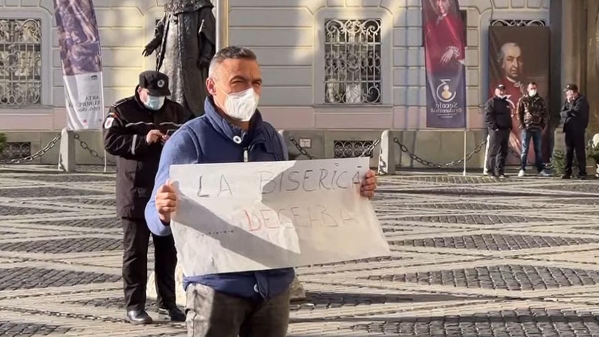 klaus iohannis intampinat protestari biserica sibiu