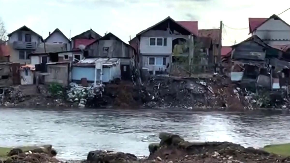 raul somes transformat groapa gunoi floresti