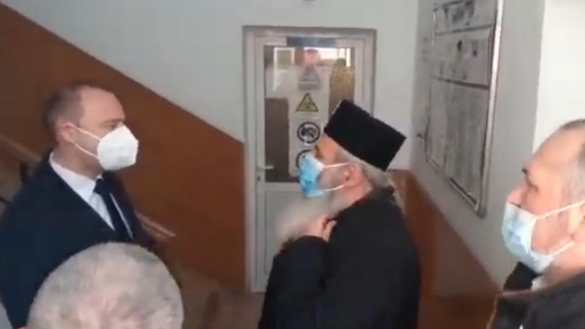 curajul pe care nu l a avut niciun politician ips teofan a vizitat pacienti covid 19 in stare grava