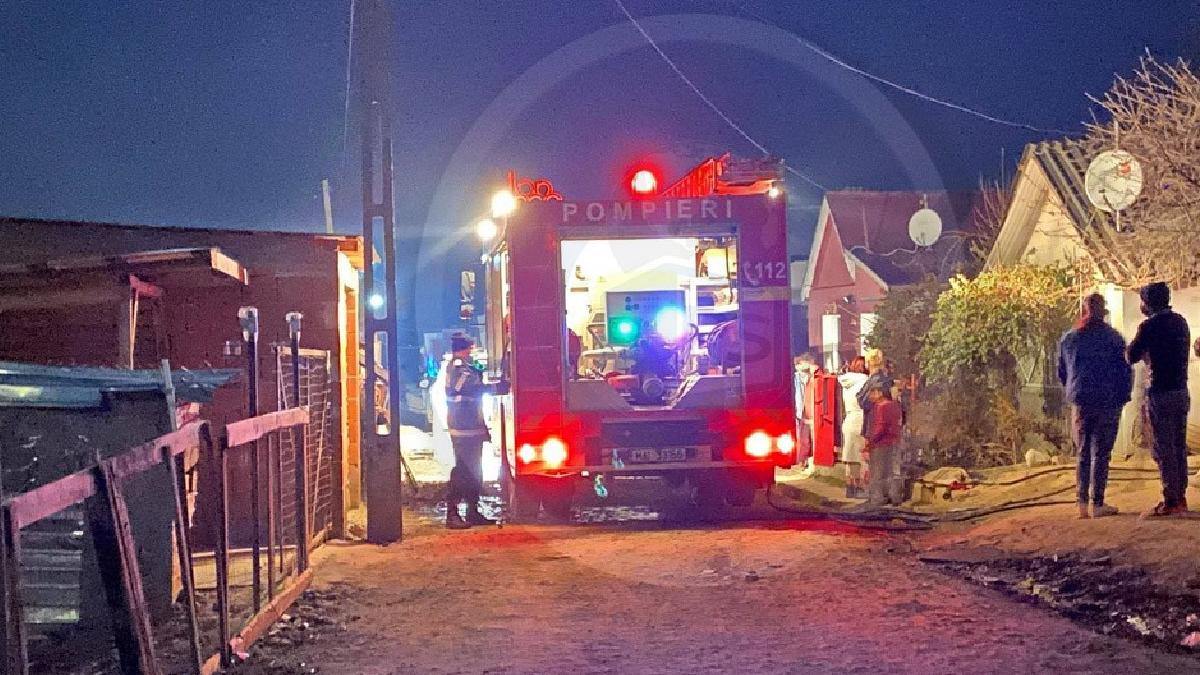 toaleta octogenar satu mare incendiata copii artificii