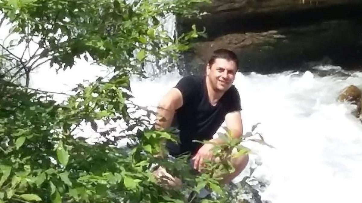 barbat intrat casa salveze fiul incendiu casa cuprinsa flacari