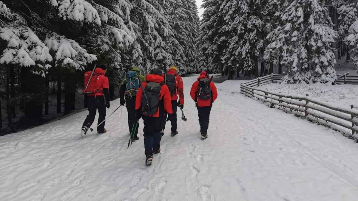 salvamont brasov recomandari turisti weekend la munte