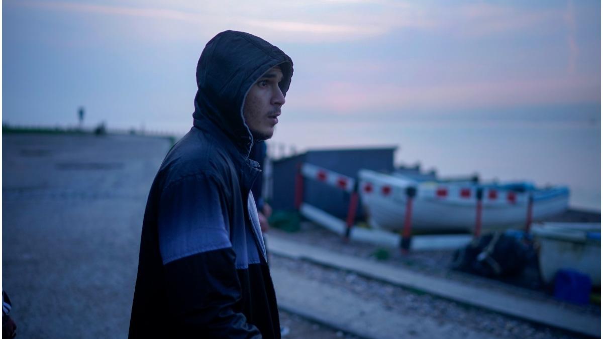 retea de traficanti de migranti printre care romani destructurata franta