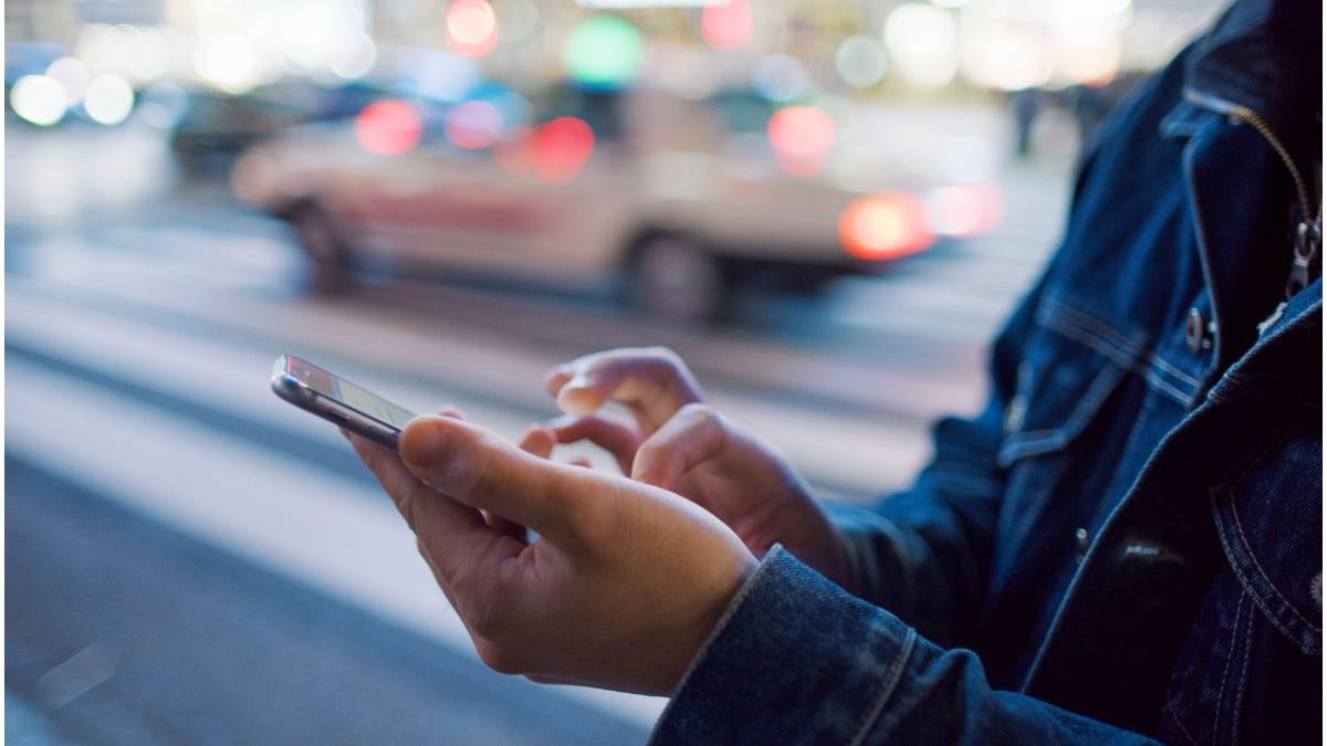 si a vandut un rinichi pentru un telefon scump iar acum face zilnic dializa si este imobilizat pe