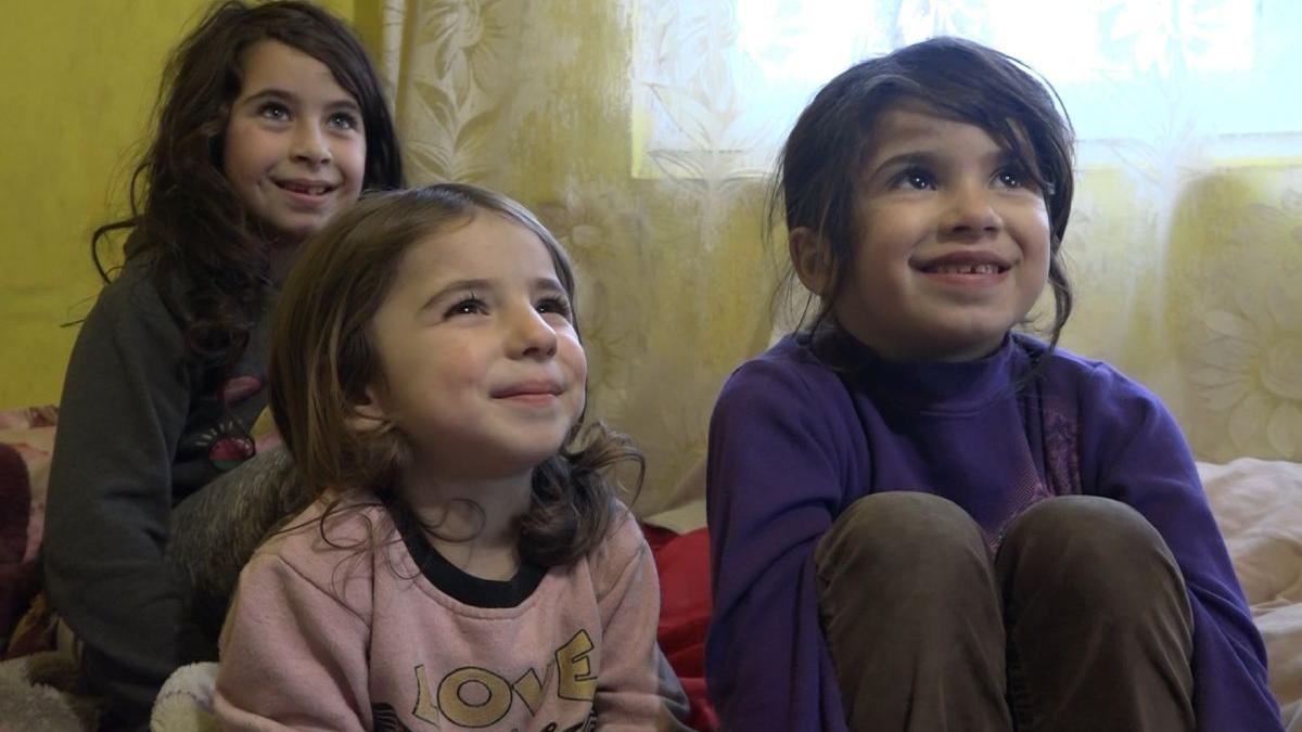 trei surori camaruta munti sat hunedoara carti lemne craciun