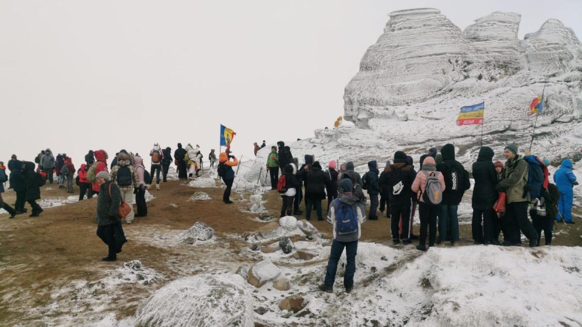 fenomen paranormal sfinxul din bucegti piramida energetica