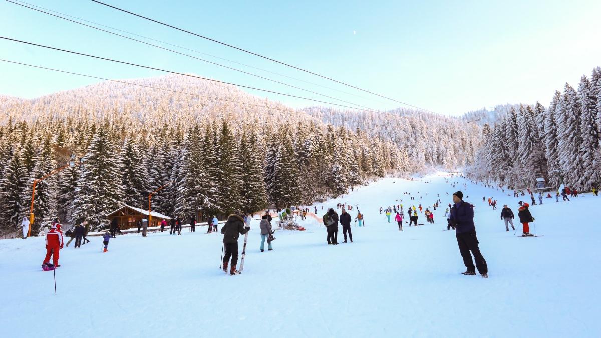 salvamont sfaturi in prag de iarna pentru turistii care sunt martori la accidente pe partii