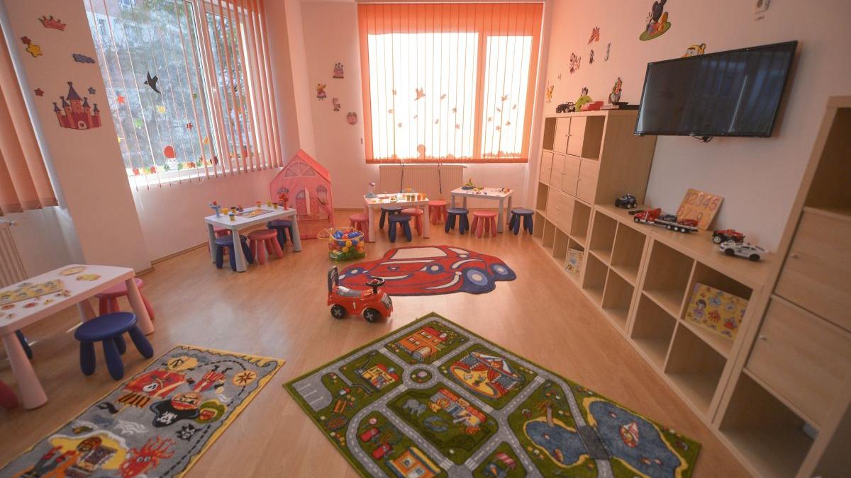 directoare angajate crese ploiesti retinute acuzate furat mancarea copiilor