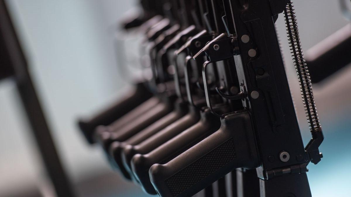 politist ucigas kenya nairobi ak 47