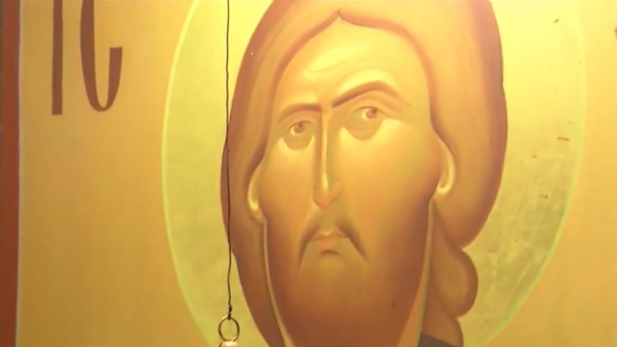 imagini icoana hristos plange preoti minune craciun