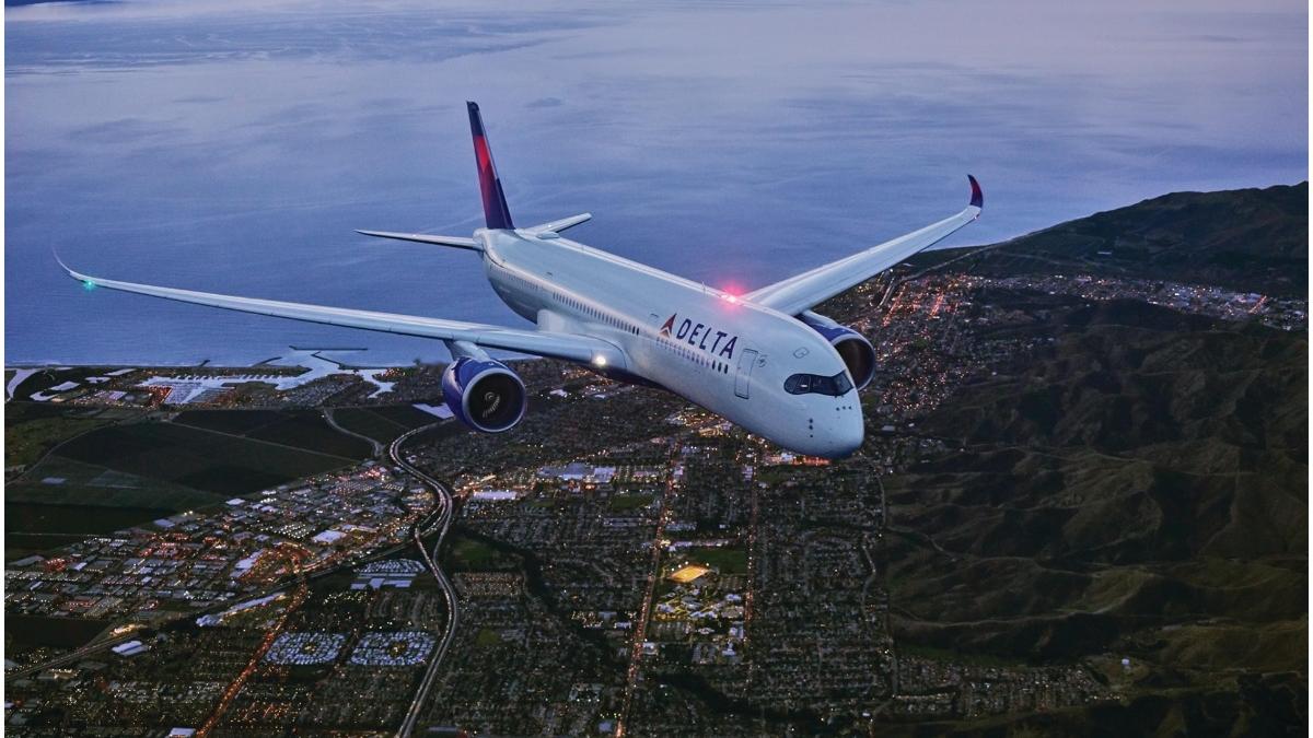 avion aterizare urgenta pasager agresiune doi membrii echipaj