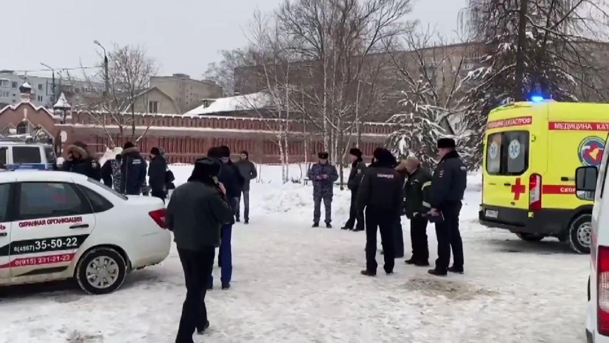 tanar aruncat aer manastire moscova