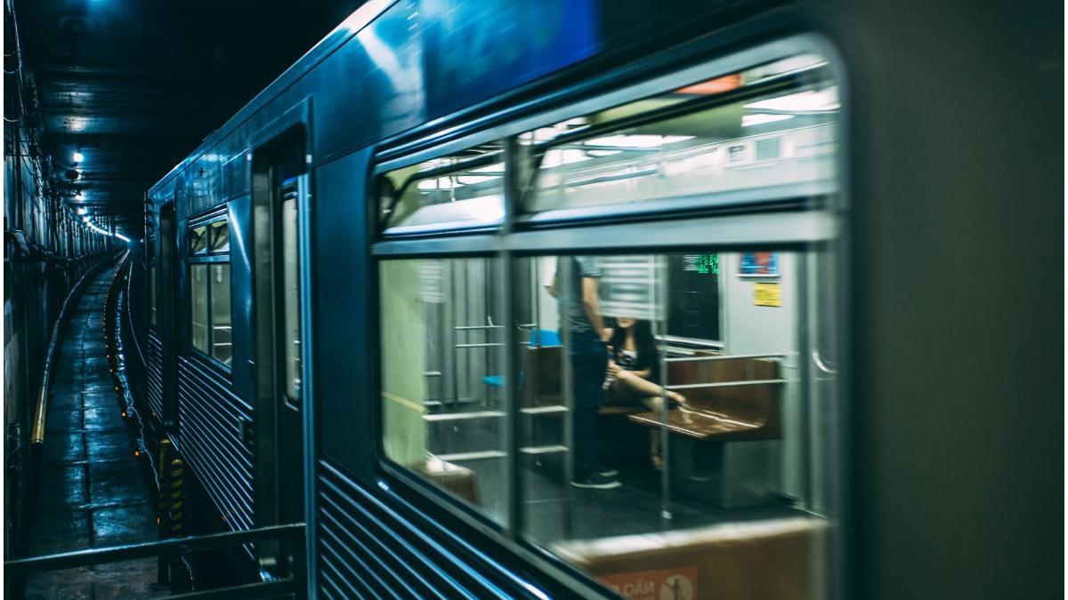 metrou atena inchis amenintare bomba