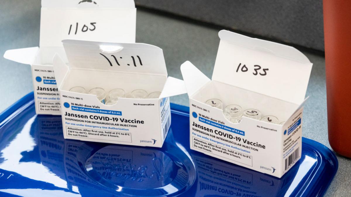 persoanele vaccinate johnson vindecate protectie zero omicron