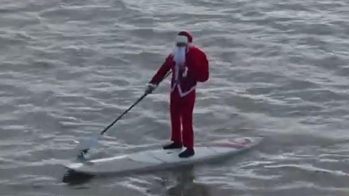 mos craciun daruri placa dunare cadouri elevi canotaj