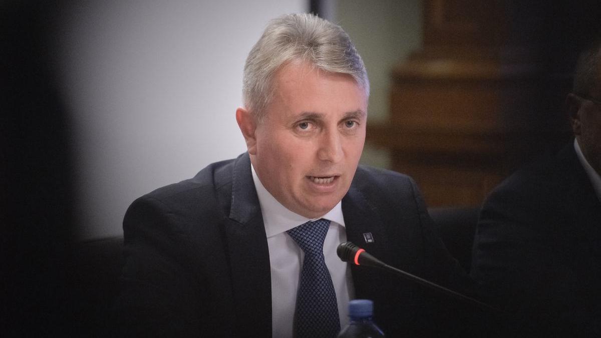 Bode anunță verificări la Jandarmerie: "Dacă dispozitivul era corect dimensionat, cum au intrat protestatarii în curte? Vor răspunde"