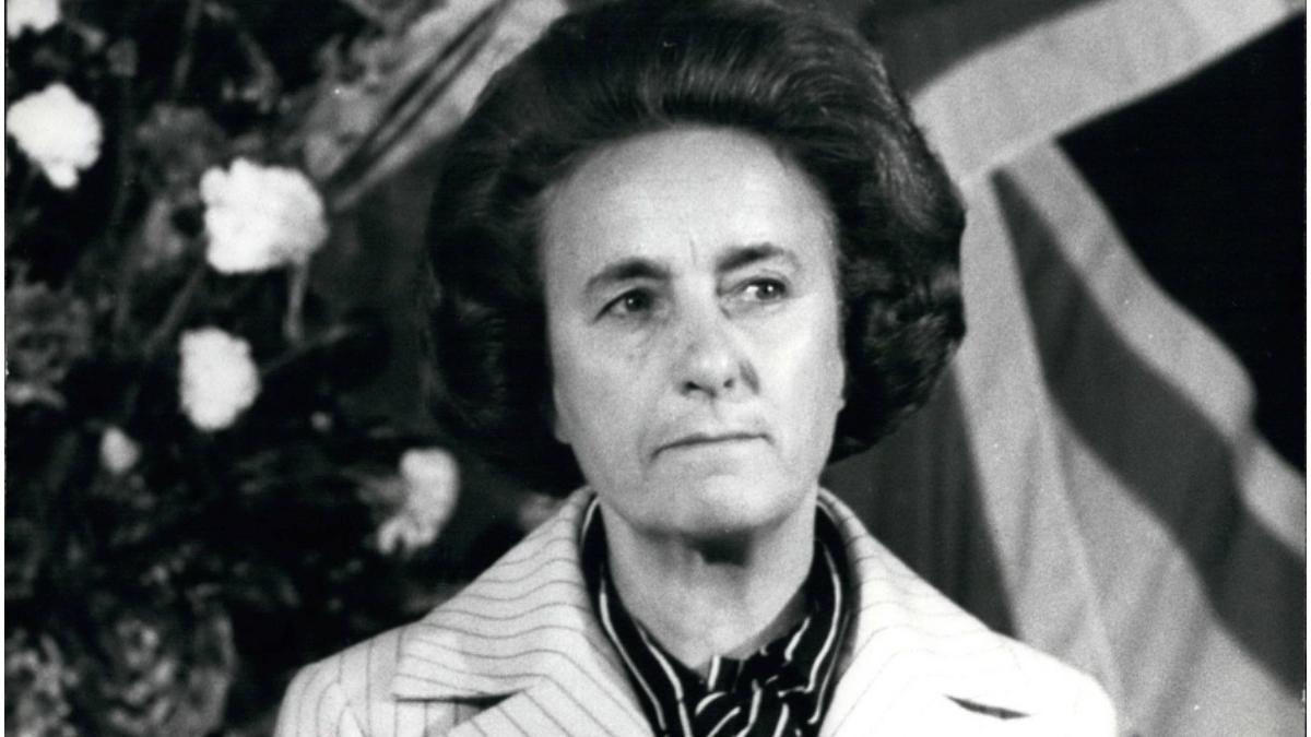 elena ceausescu recunoastere om de stiinta universitati strainatate cercetatori romani retragere