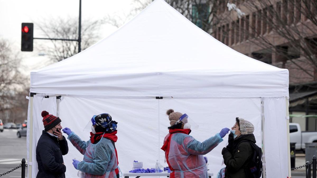 primul simptom omicron tuse uscata zgarietura gat