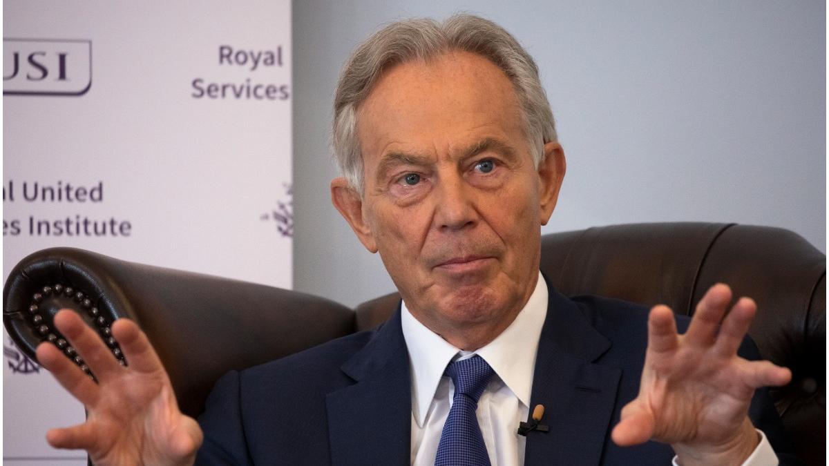 tony blair daca nu esti vaccinat esti idiot