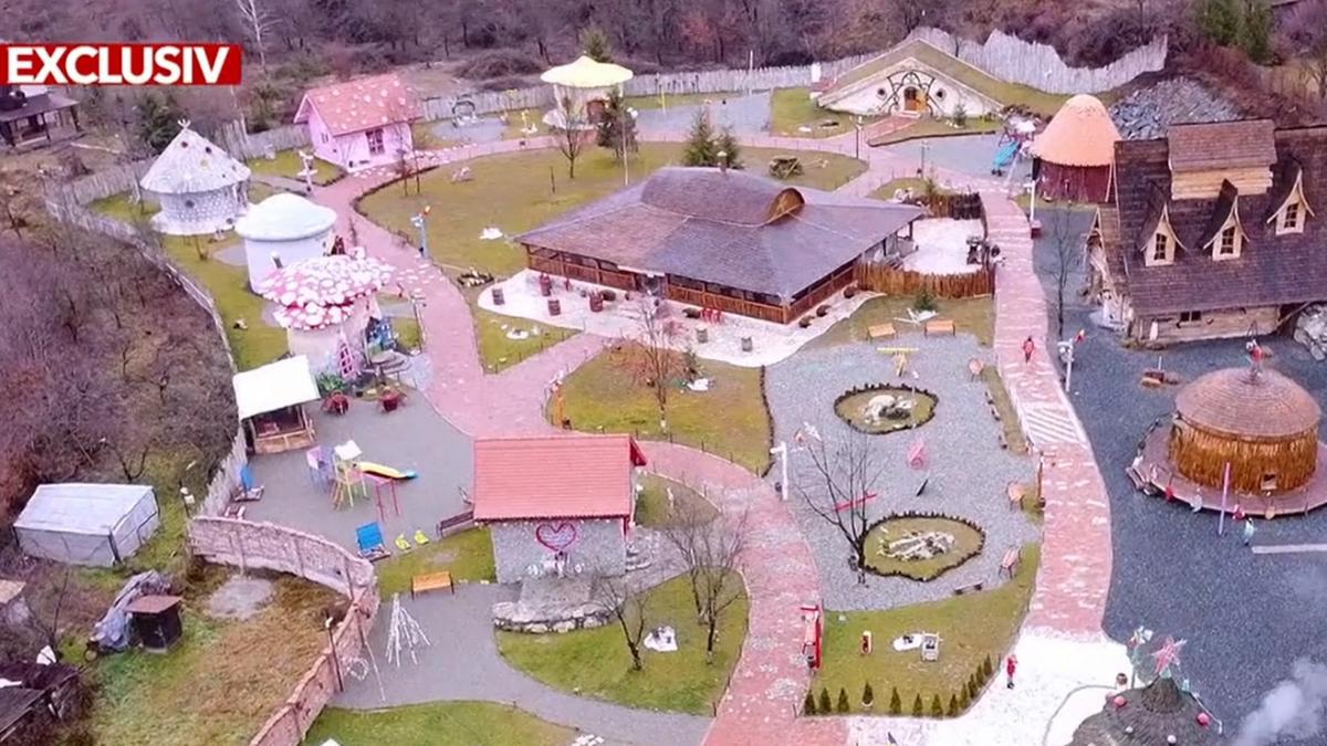 casuta lui mos craciun pe taram romanesc