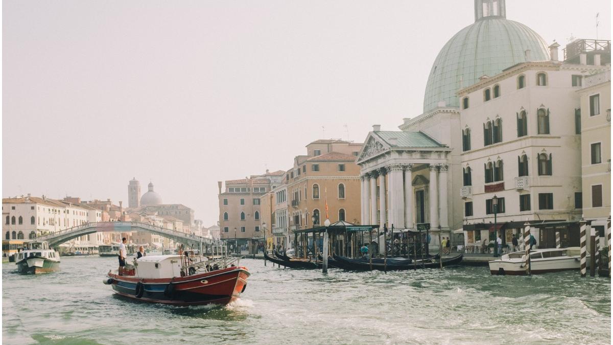 italia interzice evenimente anul nou covid