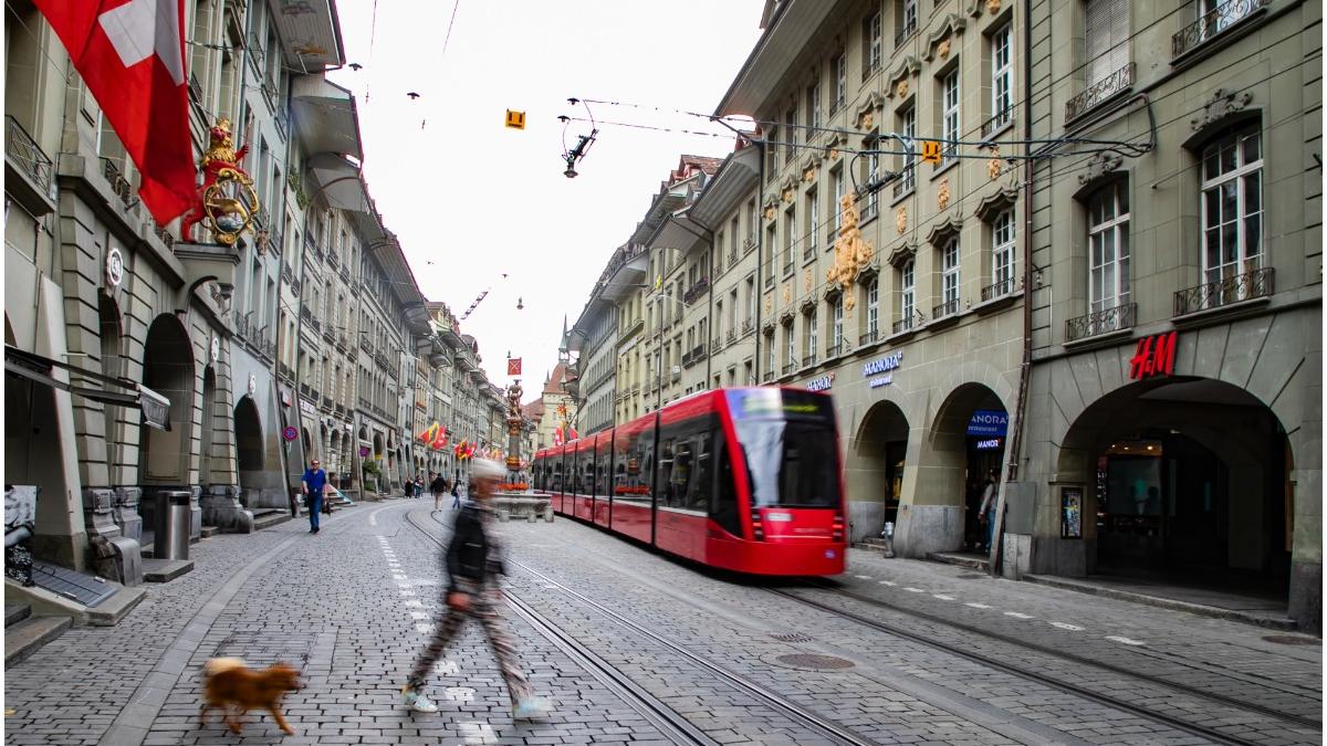 elevetieni se infecteaza covid