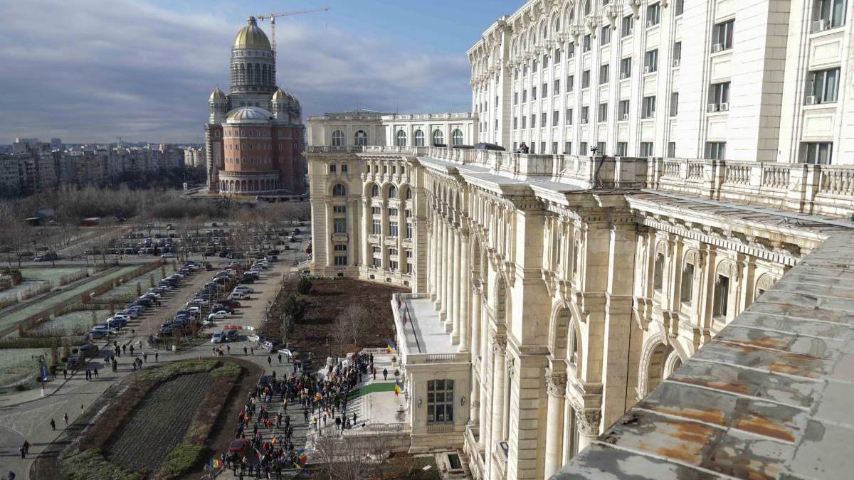 parlamentul romaniei spart de hoti noapte craciun 27 decembrie