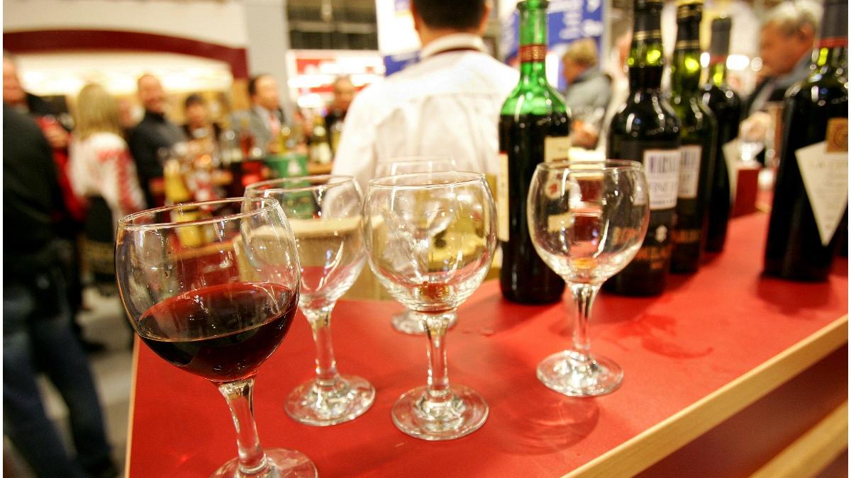 peste 500 000 de romani isi sarbatoresc onomastica de sfantul stefan in a treia zi de craciun