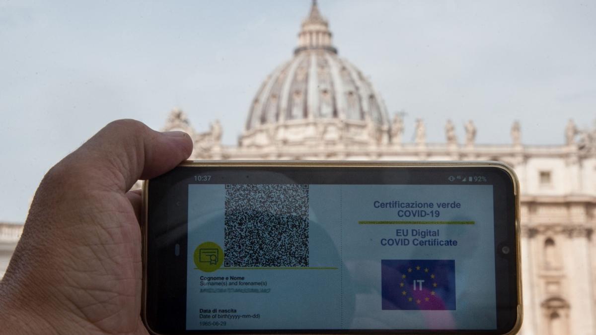 certificatul de vaccinare obligatoriu si in mijloacele de transport in hoteluri si sali de sport in