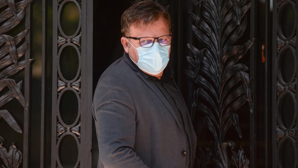 ministrul muncii pieton pentru trei luni pentru o viteza dubla fata de limita legala decizia a fost