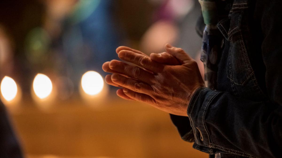 revolta biserica predica anti vaccin preotului italia