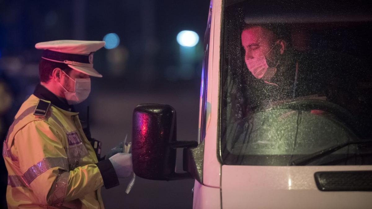 politist arges costesti calcal masina