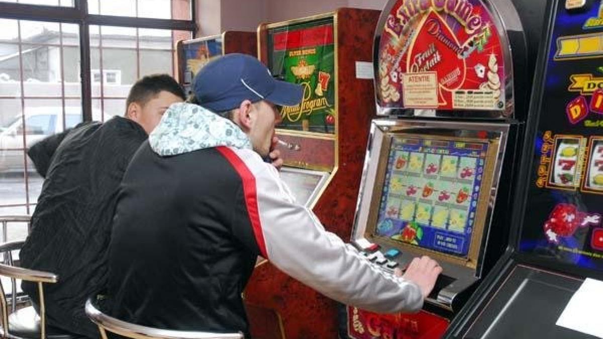 un tanar din bihor si a luat viata dupa ce a pierdut la pacanele toti banii castigati in germania