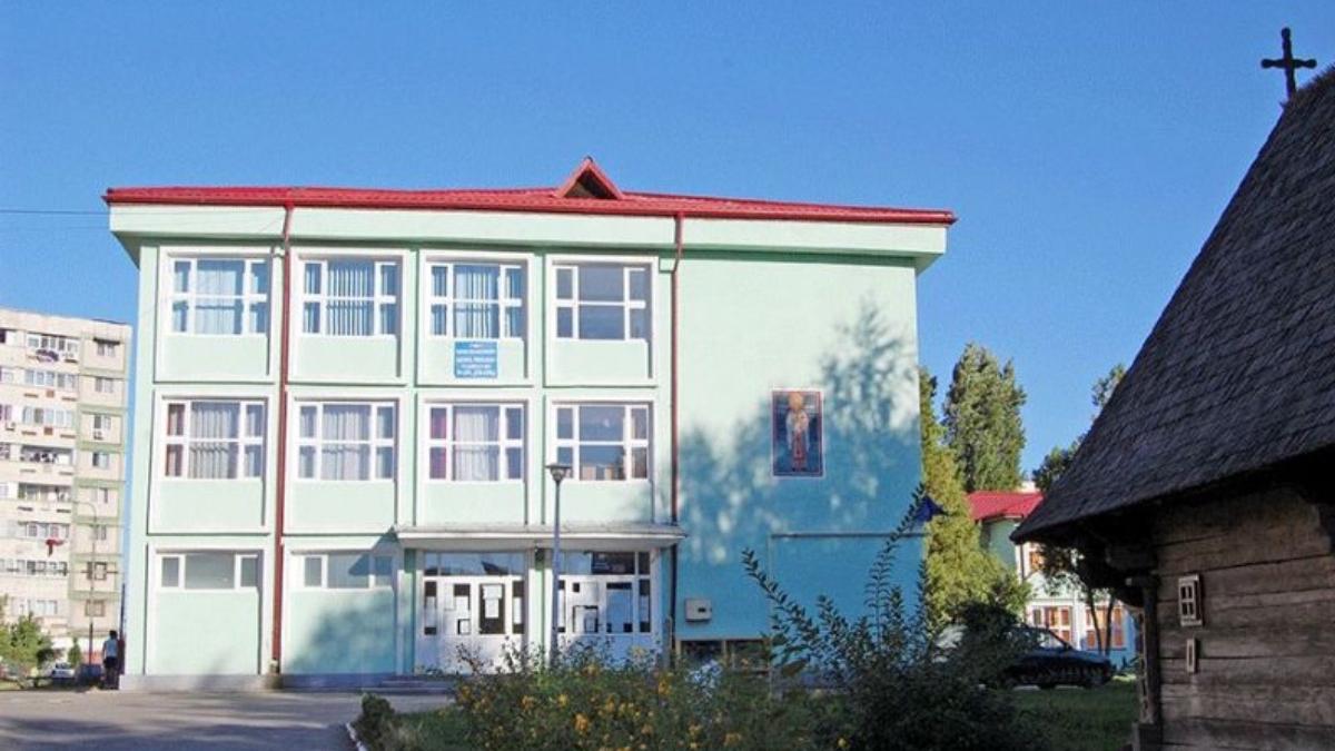 bataie pumni picioare doi elevi teologie unul bolnav mama baiatului chemat politia