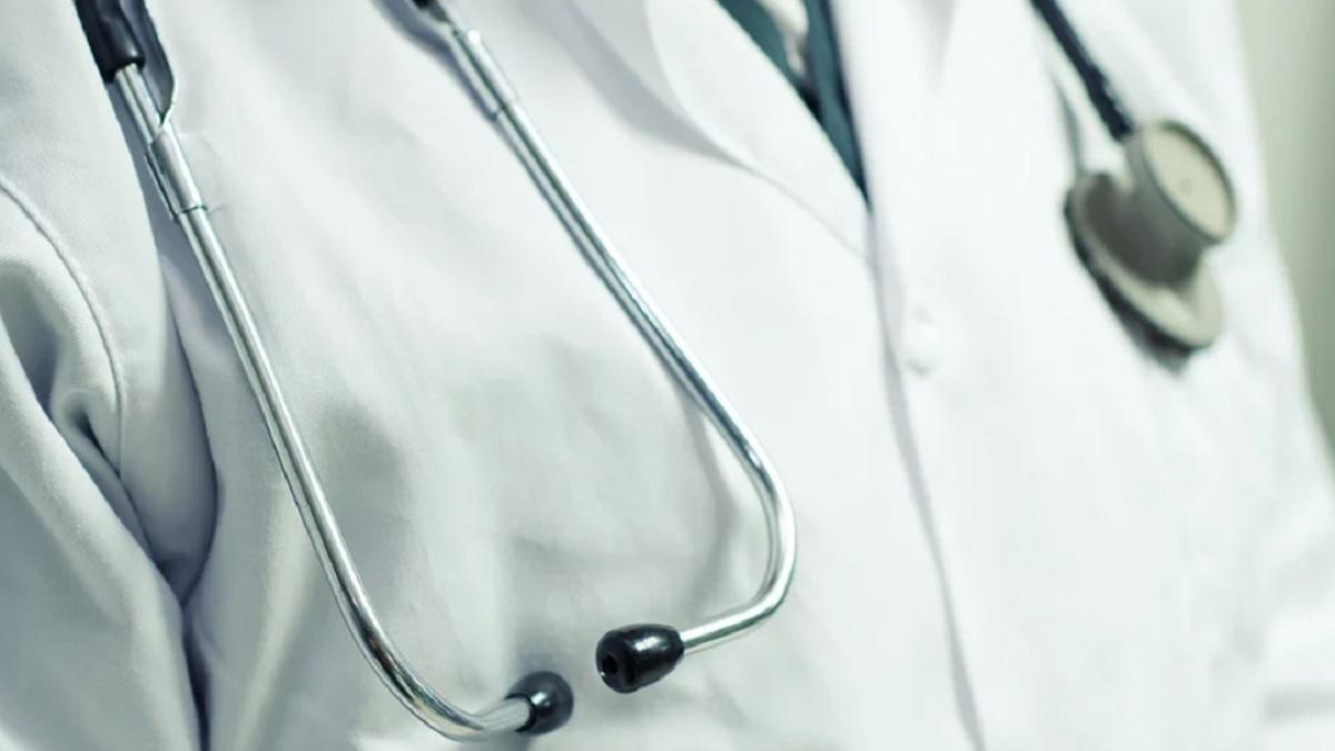 franta permite medici infectati pacienti covid