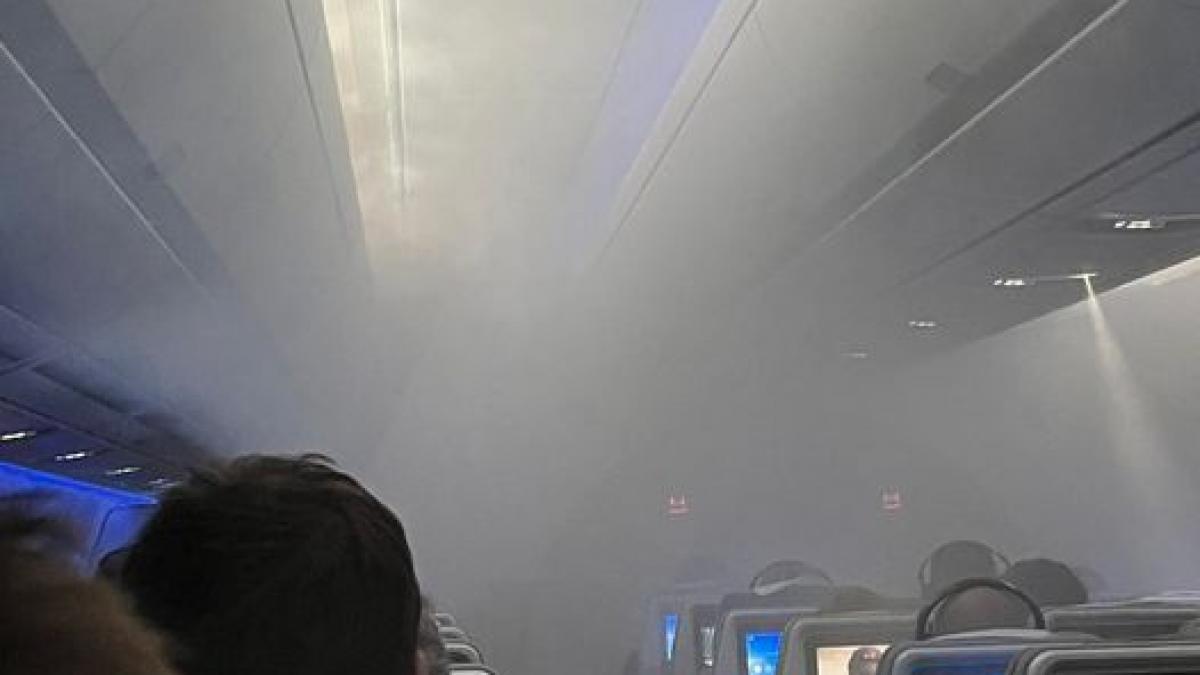 cabina avion fum decolare